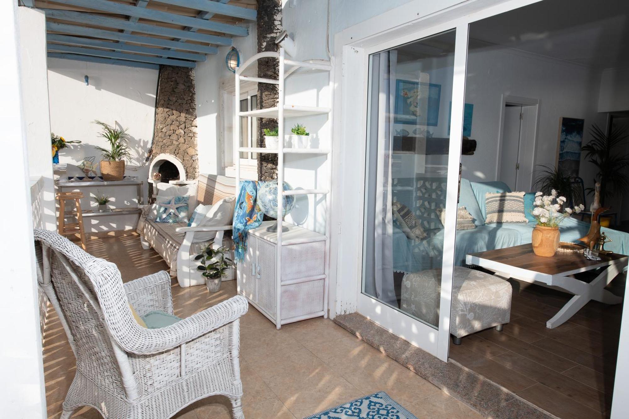 Сasa de vacaciones Beachfront Two Bedrooms House Casa Toral