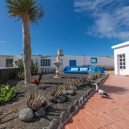 Beachfront Two Bedrooms House Casa Toral Majanicho Esterno foto