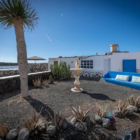 Beachfront Two Bedrooms House Casa Toral Majanicho Esterno foto